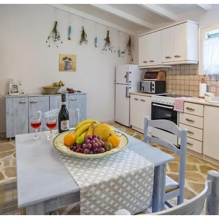 Вилла Dendro Лакка